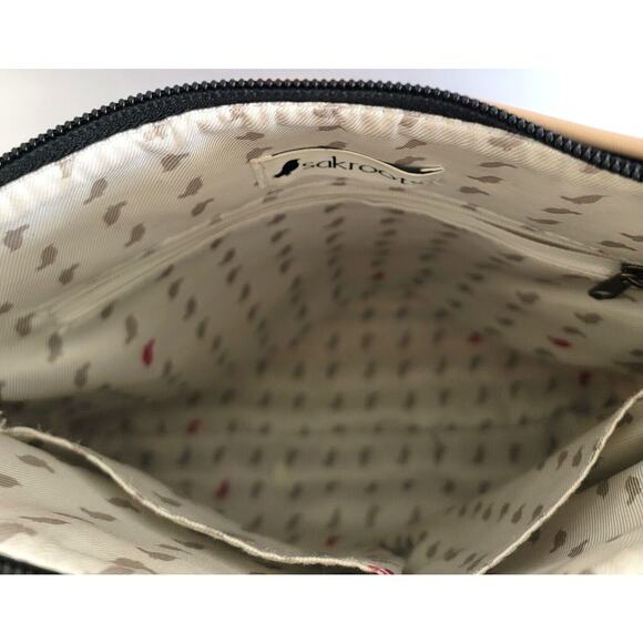 Sakroots Flat Cross Body colorful patterned Vegan and PETA certified Bag w/Charm - Picture 5 of 7